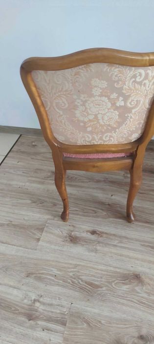 Krzesła w stylu Ludwikowskim
