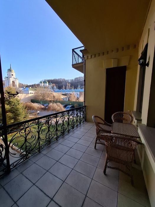 Оренда 3К  Поділ Андріївська церква, Хорива 4, Видова, Власник