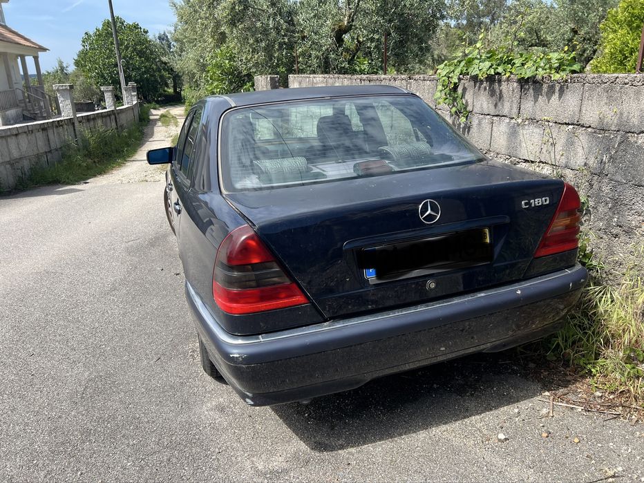 Mercedes C 180 gasolina.