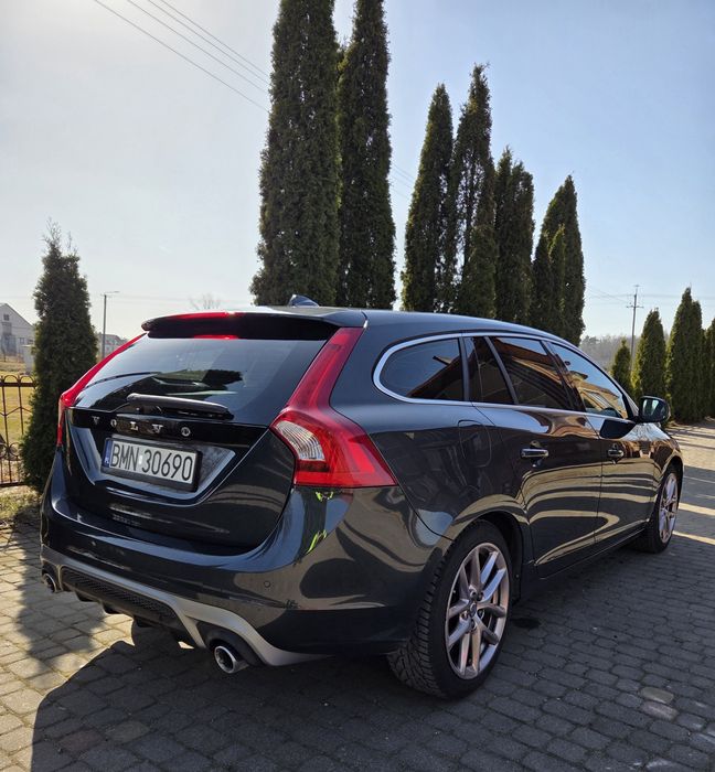 Volvo V60 2.0 D3 R-DESIGN