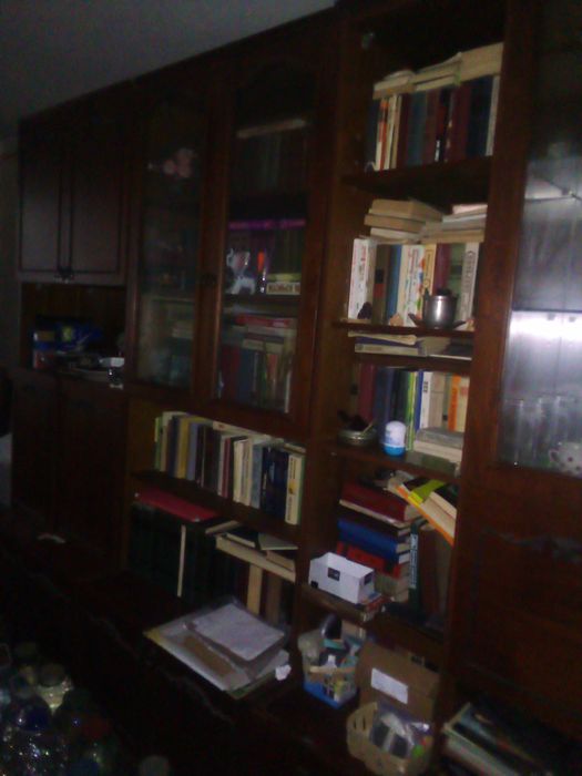 Продаю шкаф, стенку и деревянные кровати