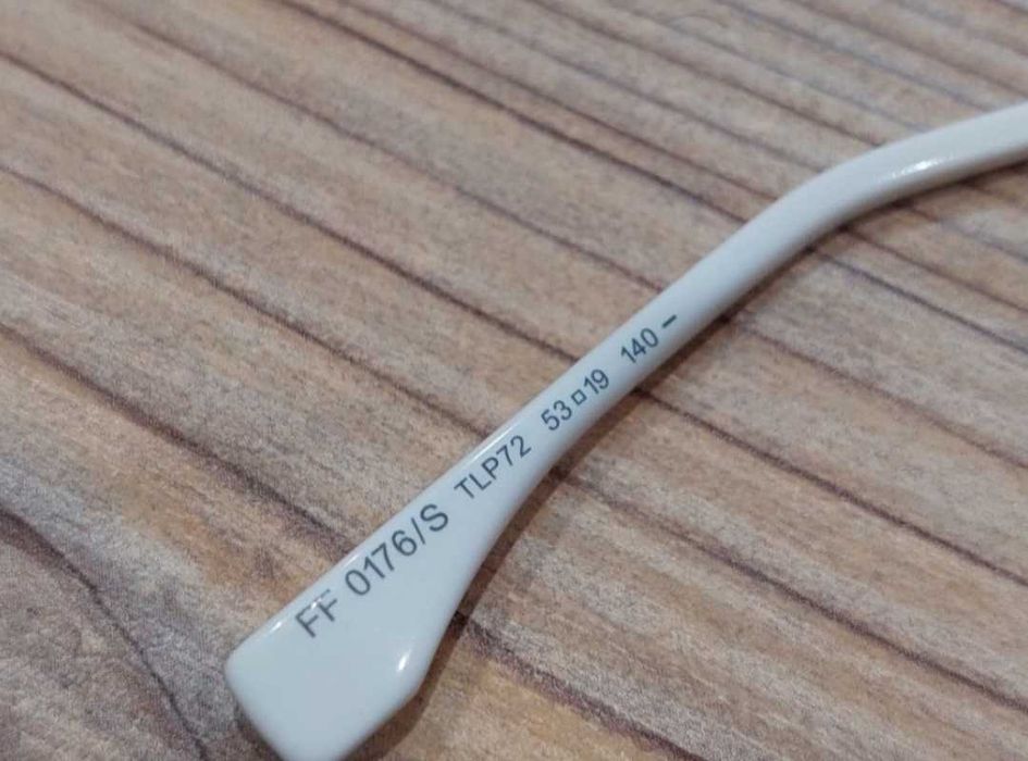 Damskue metalowe okulary przeciwslonieczne FF0176 od Fendi!