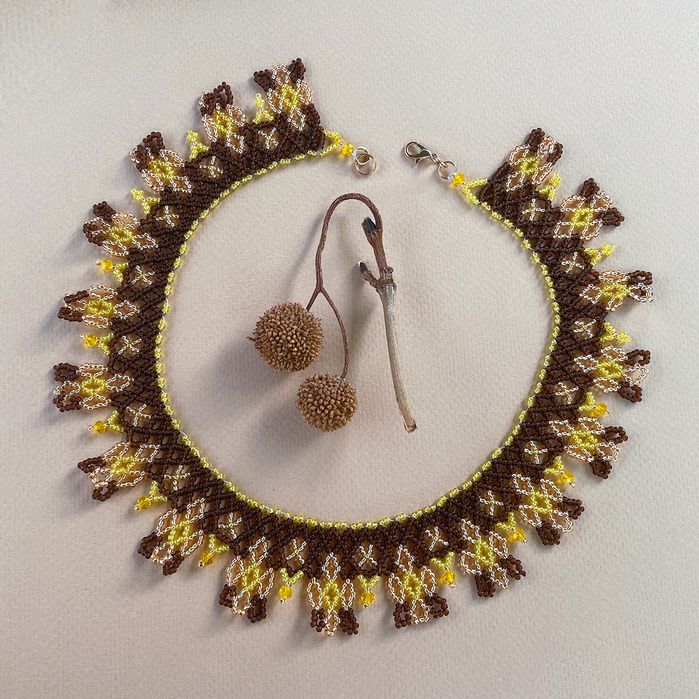 Кольє з чеського бісеру