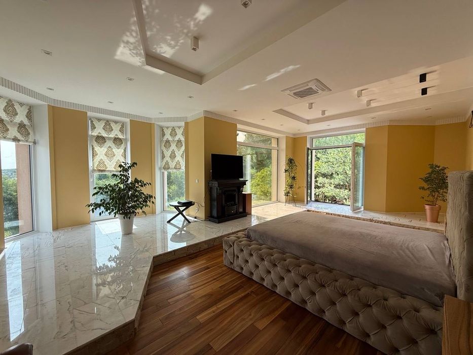 Продаж елітного окремостоячого будинку у Малехові