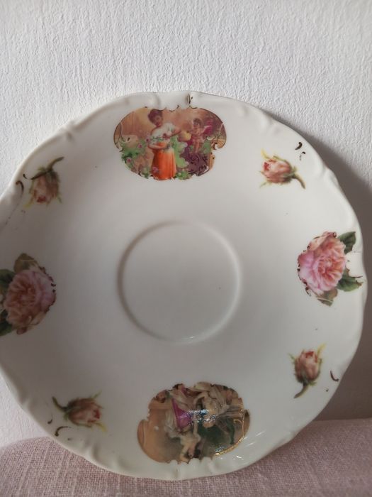 Spodek podstawka talerz talerzyk  pod filiżankę porcelana