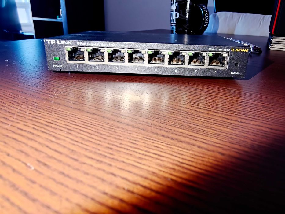 Switch TP-Link TL-SG108E – 8 portas Gigabit, gerível (VLAN/QoS)