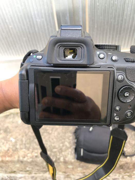 Câmera Nikon 5200 . Apenas tirei 1000 fotos