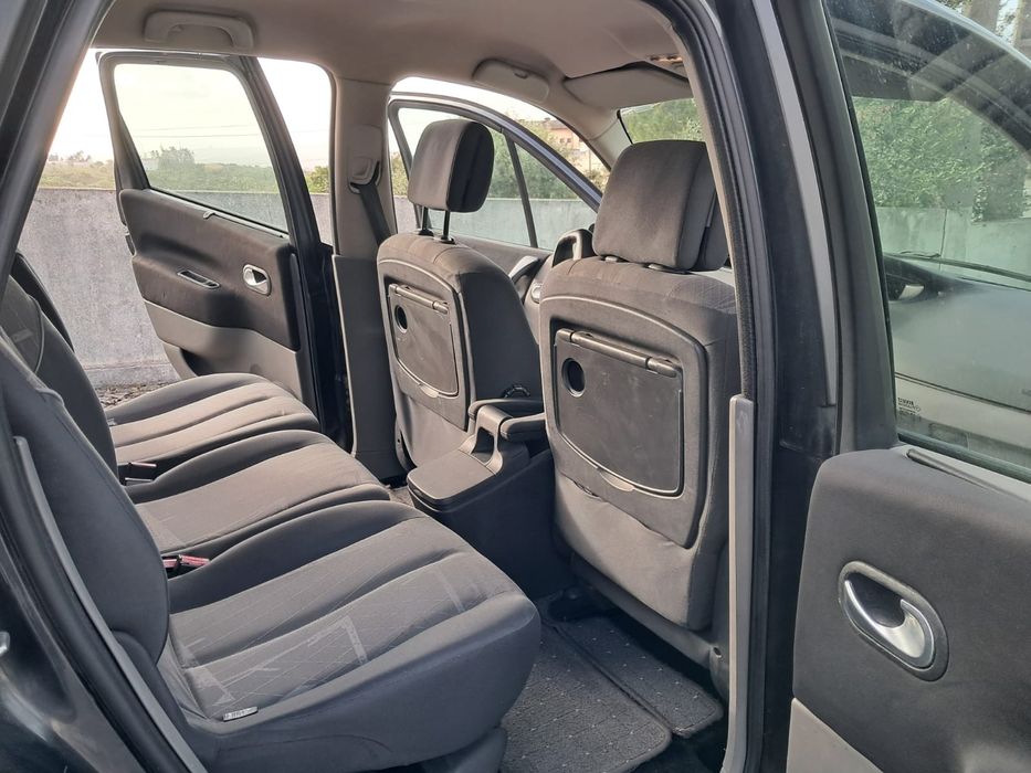 Renault Grand Senic, 7 lugares, 110 cavalos.
