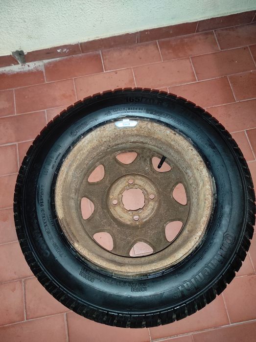 Pneu/roda nunca usado.