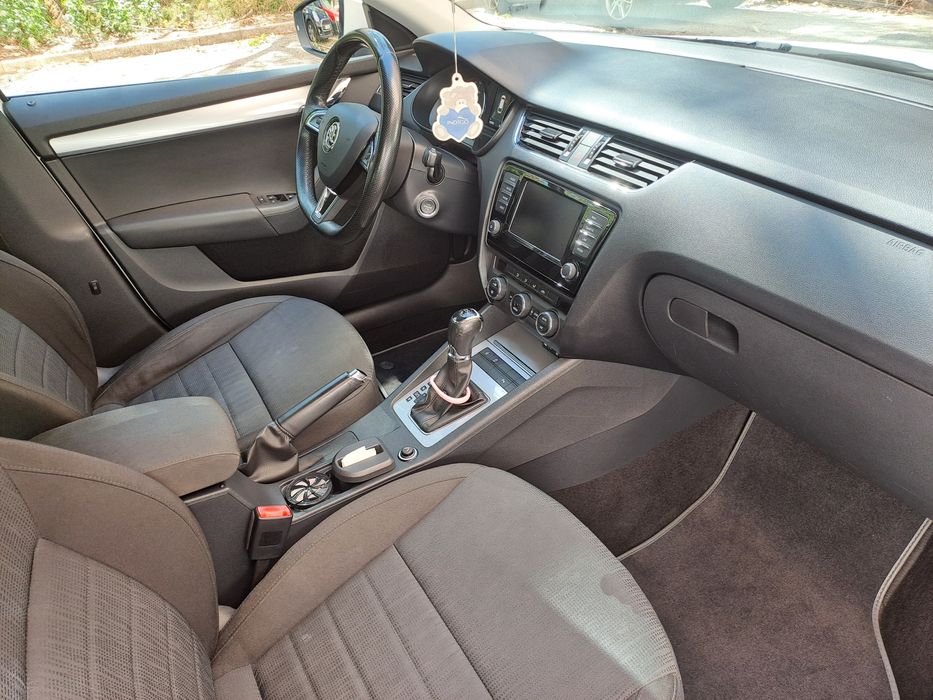 Vendo skoda octavia 1.6 Style DSG