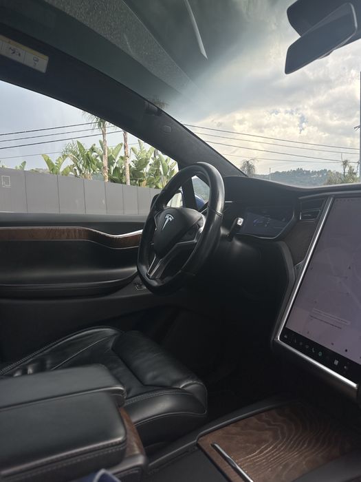 Tesla Model X — fotografia 5