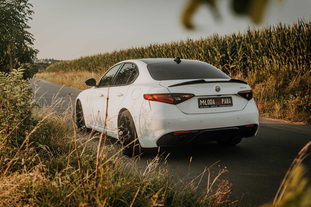 Ekskluzywne auto do ślubu, biała Alfa Romeo Giulia  | Śląskie | wesele
