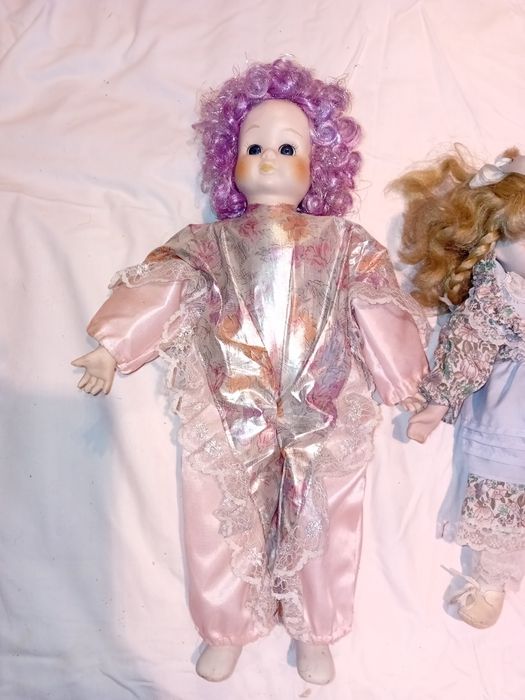 Conjunto de 2 Bonecas Antigas em Porcelana