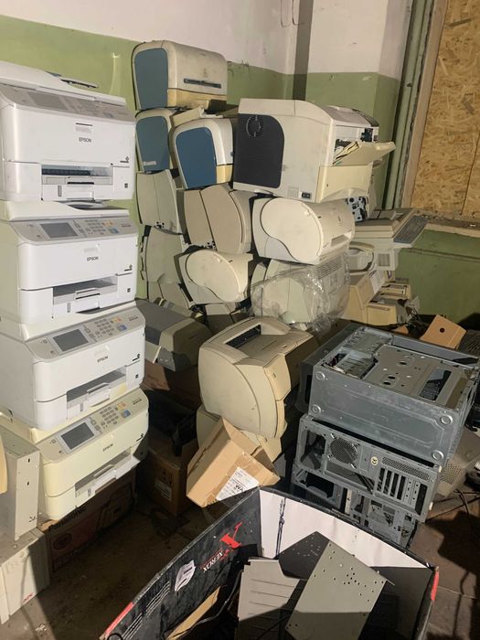 Продам компьютерный хлам