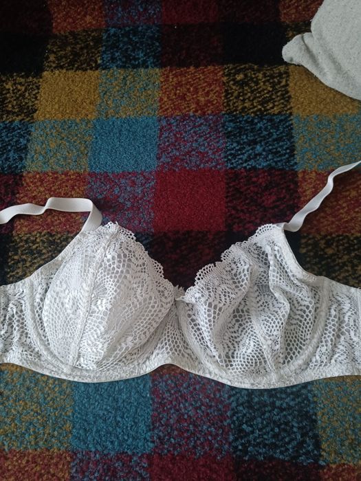 Бюстгальтер F 70