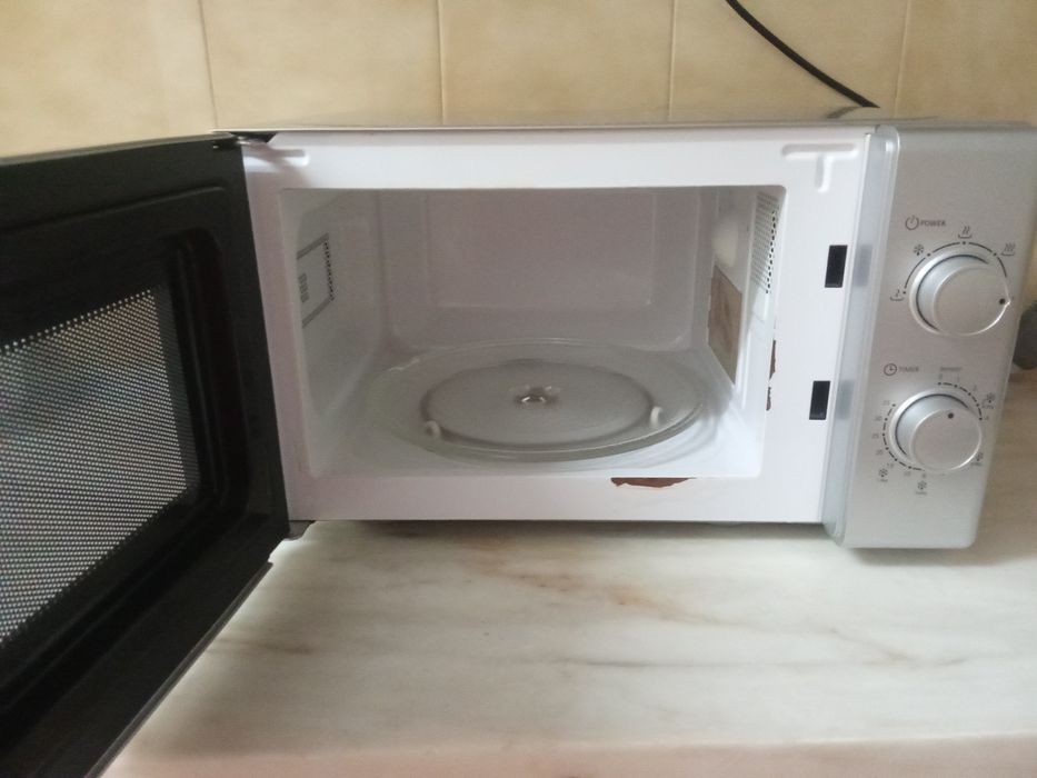 Micro-ondas conservado
