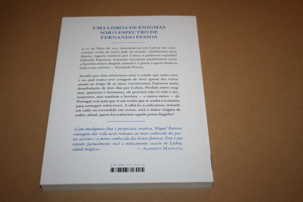 O Rinoceronte e o Poeta// Miguel Barrero