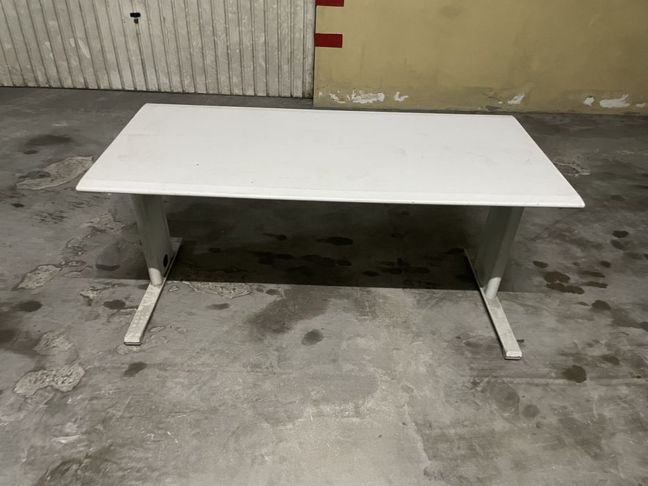 Secretária para escritorio