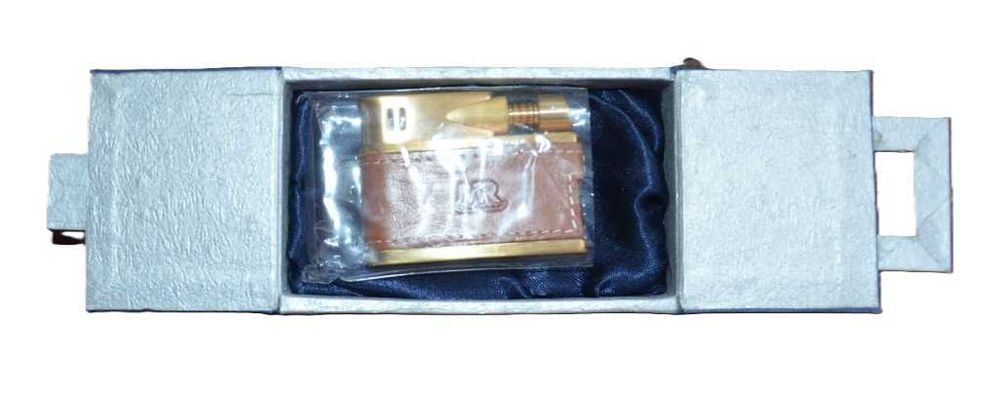 Isqueiro de bolso como novo, forrado a pele