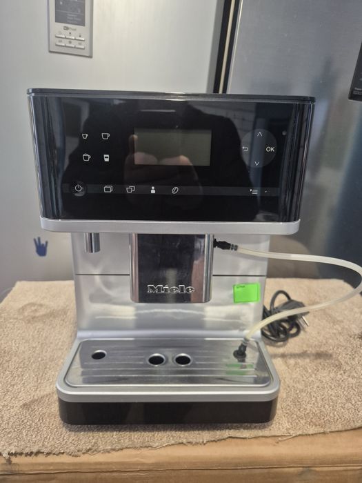 Кавоварка Miele   CM6350