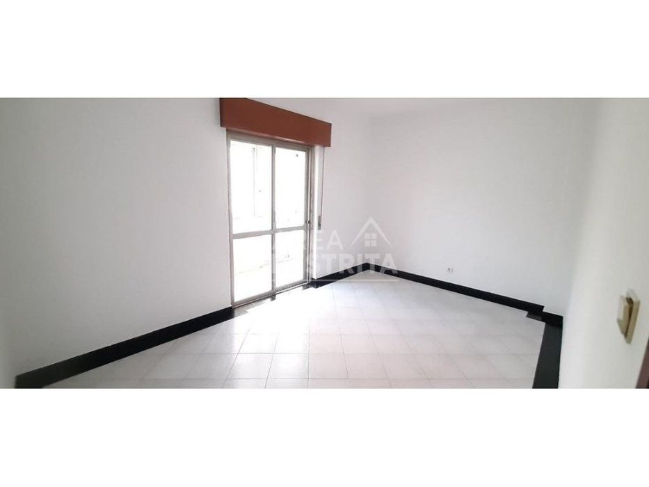 Apartamento T2 na Amora, Seixal — Amora, Setúbal