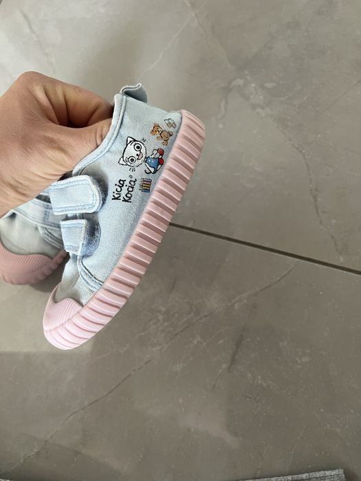 Trampki 24 kicia kocia miekka podeszwa zdrowa stopa