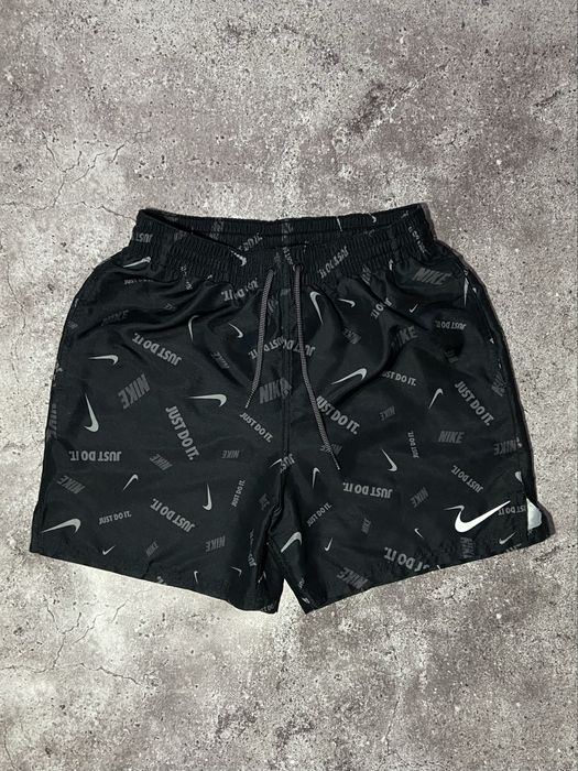 Спортивні шорти Nike