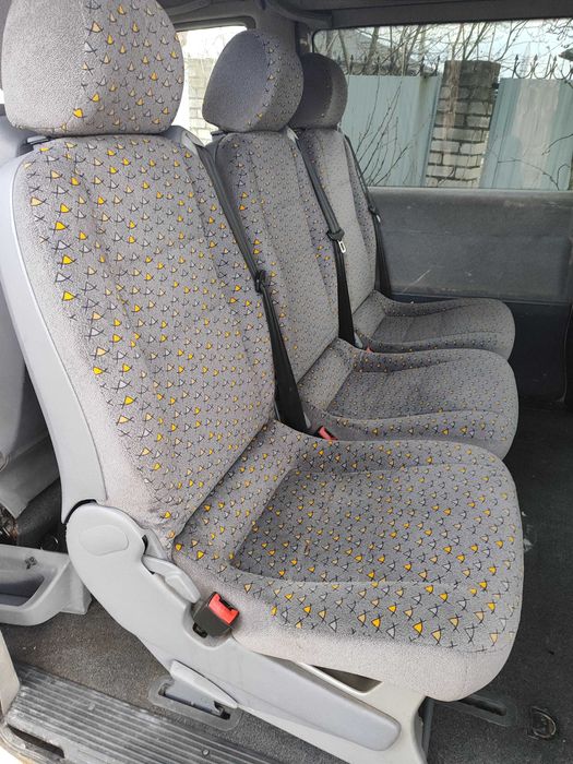 Сидіння салона ВІТО 638 під салазки з ременями безпеки