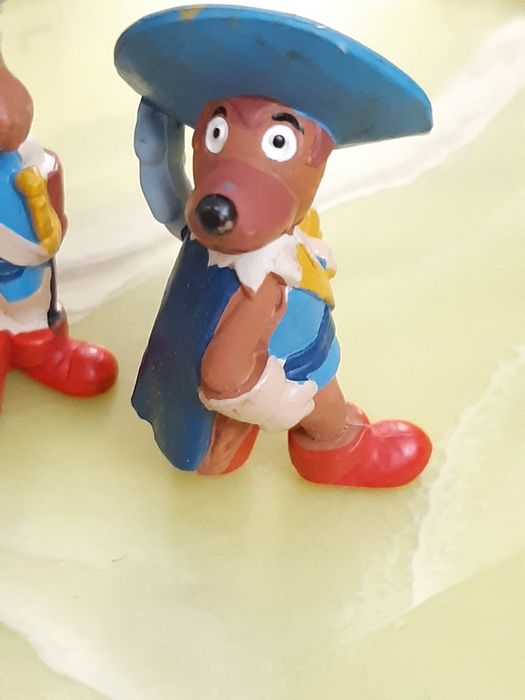 Dartacão e os 3 Moscaoteiros da disvenda e outros bonecos em PVC