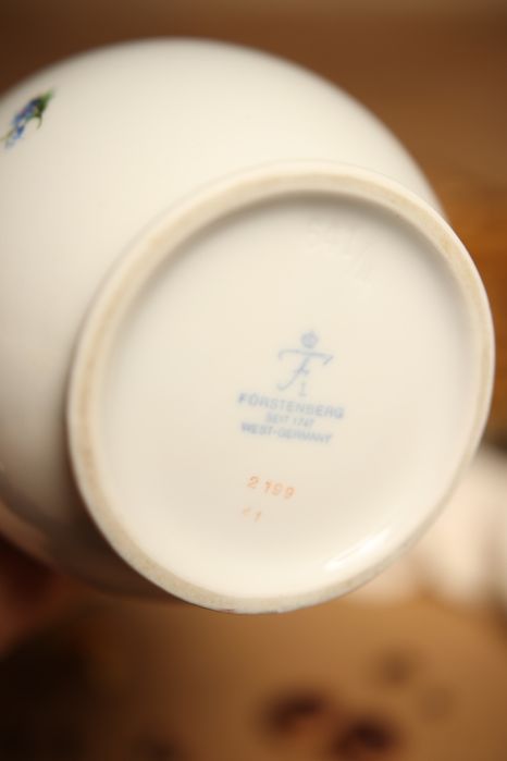 Dzbanek Furstenberg kwiaty porcelana imbryk