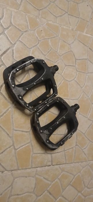 Pedais de ferro bicicleta