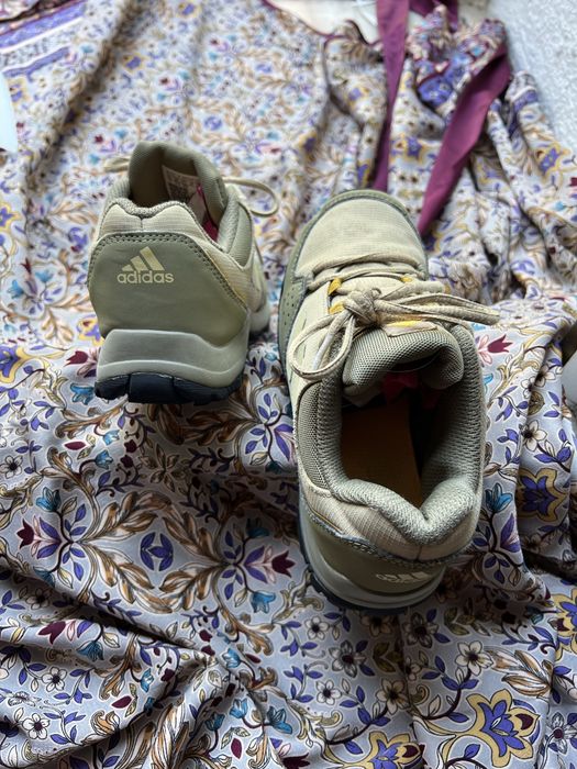 Ténis Adidas para caminhada Tam 32