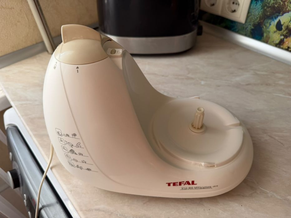 Прождам кухонный комбайн Tefal