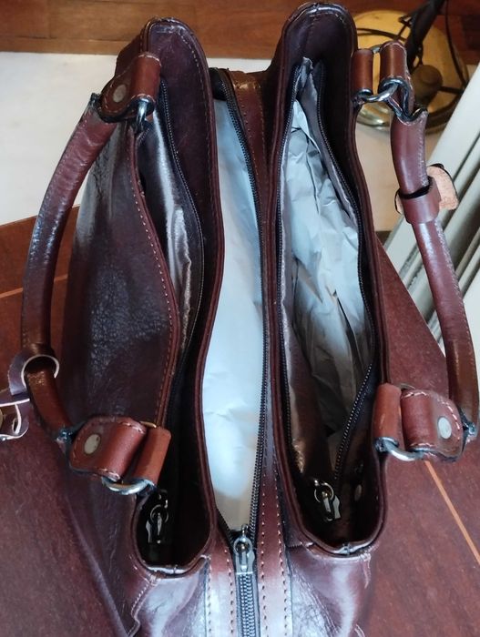 Carteira de senhora em pele castanha Marta Ponti