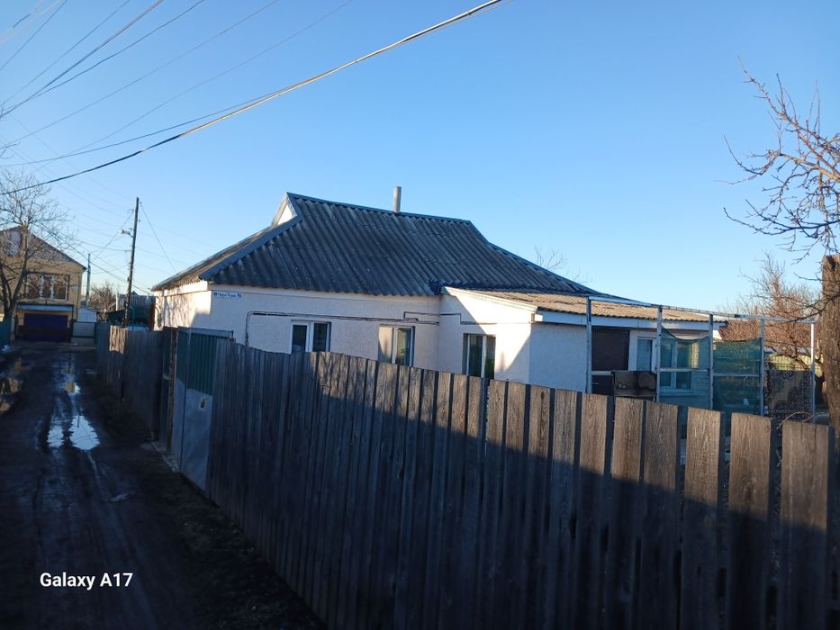 Продам будинок по вул. Марусі Чурай