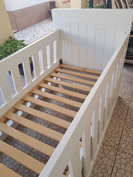 Cama de criança madeira branca lacada+ colchão