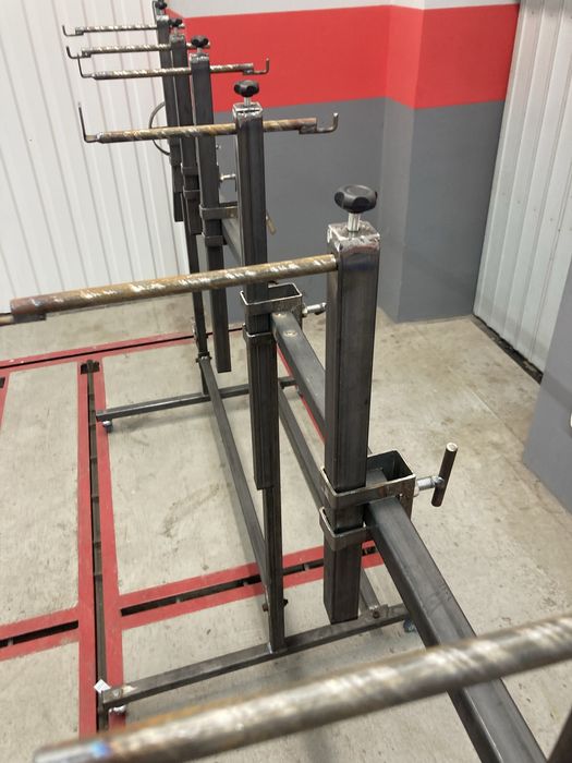 Стійка для окраса елементів