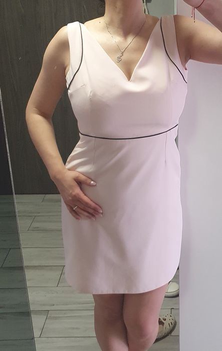 Sukienka prosta w kolorze jasnego różu, Dussi, r. 44