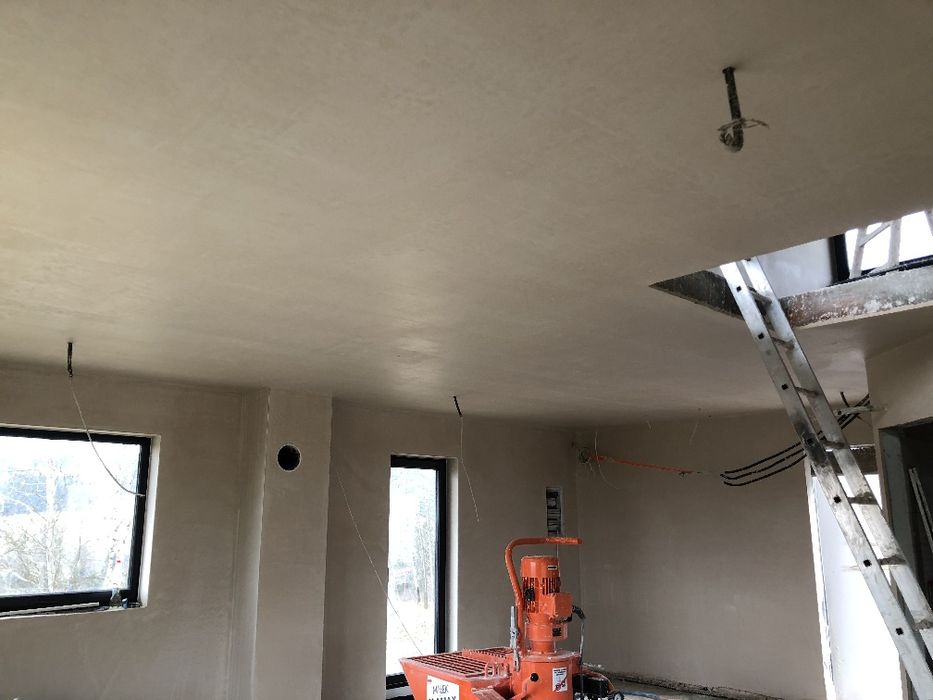 Tynki maszynowe gipsowe cementowo-wapienne