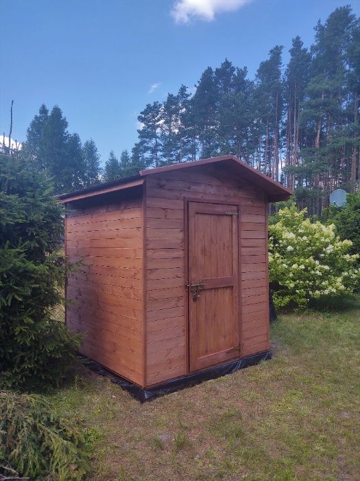 Domek narzędziowy 2 x 2m z dachem prostym dwuspadowym na boki
