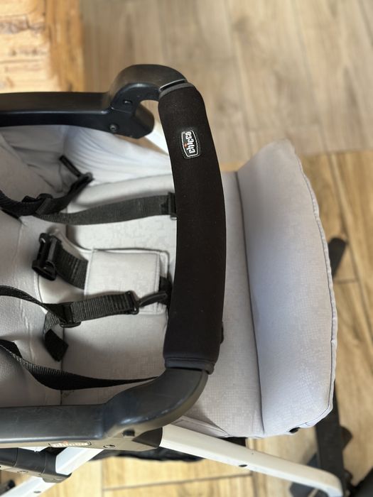 Прогулянкова коляска Chicco