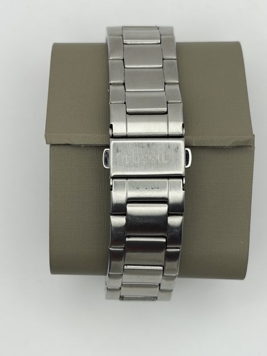 Zegarek męski Fossil na bransolecie