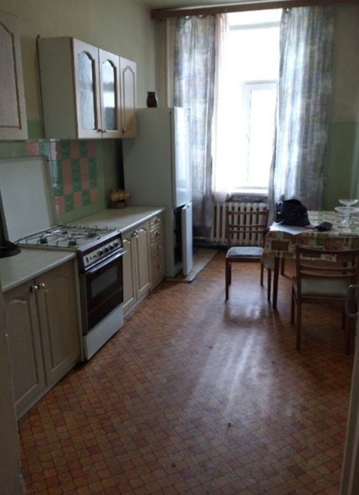 1 кім КВАРТИРА подобово 5 хв пішки до метро та вокзалу.  Балкон.