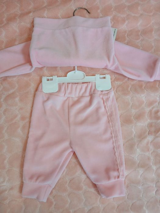 Продам костюм для дівчинки.