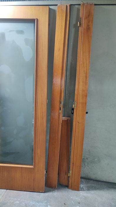 Porta interna de madeira com vidro
