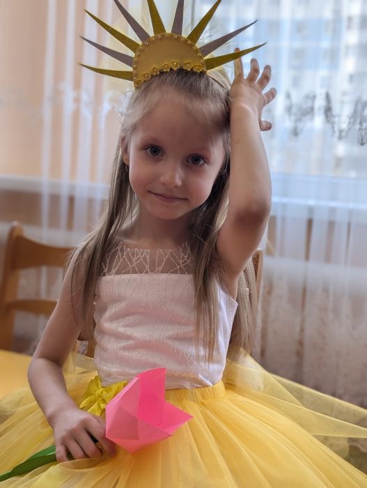 Сукня на свято на дівчинку