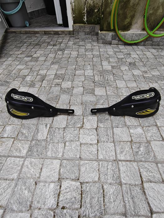 Protetores de mão Cycra