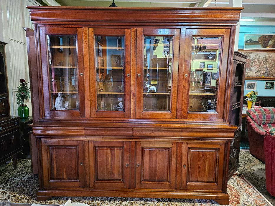 Excelente móvel em madeira maciça para sala ou escritório - óptim