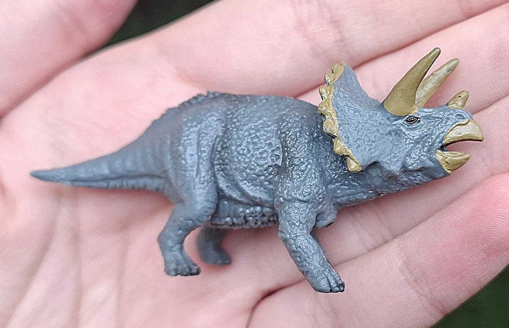Figurka CollectA mini dinozaur triceratops