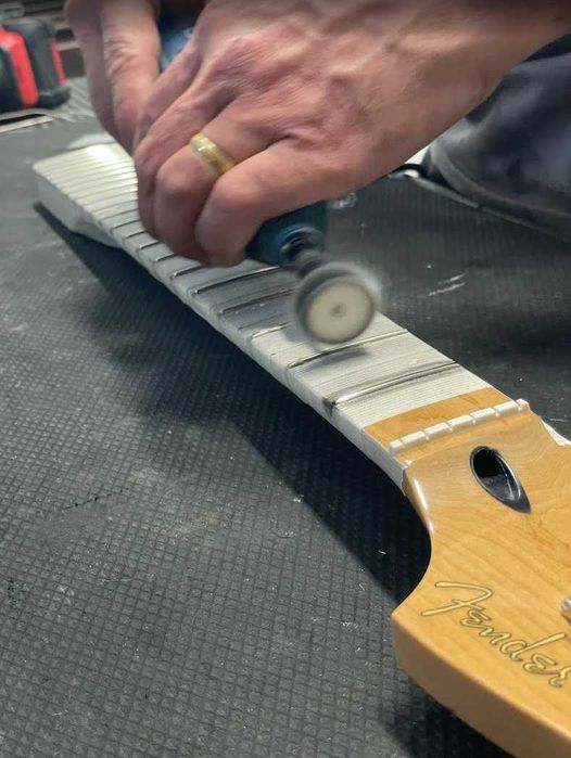 Dualibi Luthieria | Luthier Daniel - Setup, Manutenção, Pintura e Construção